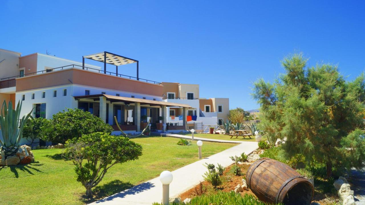 Alkionis Beach Hotel Apartments Sfáka Exteriör bild